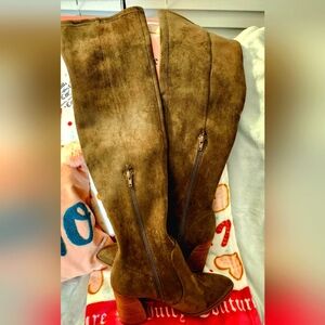 Von Maur Brown suede knee high boots NWT sz.8